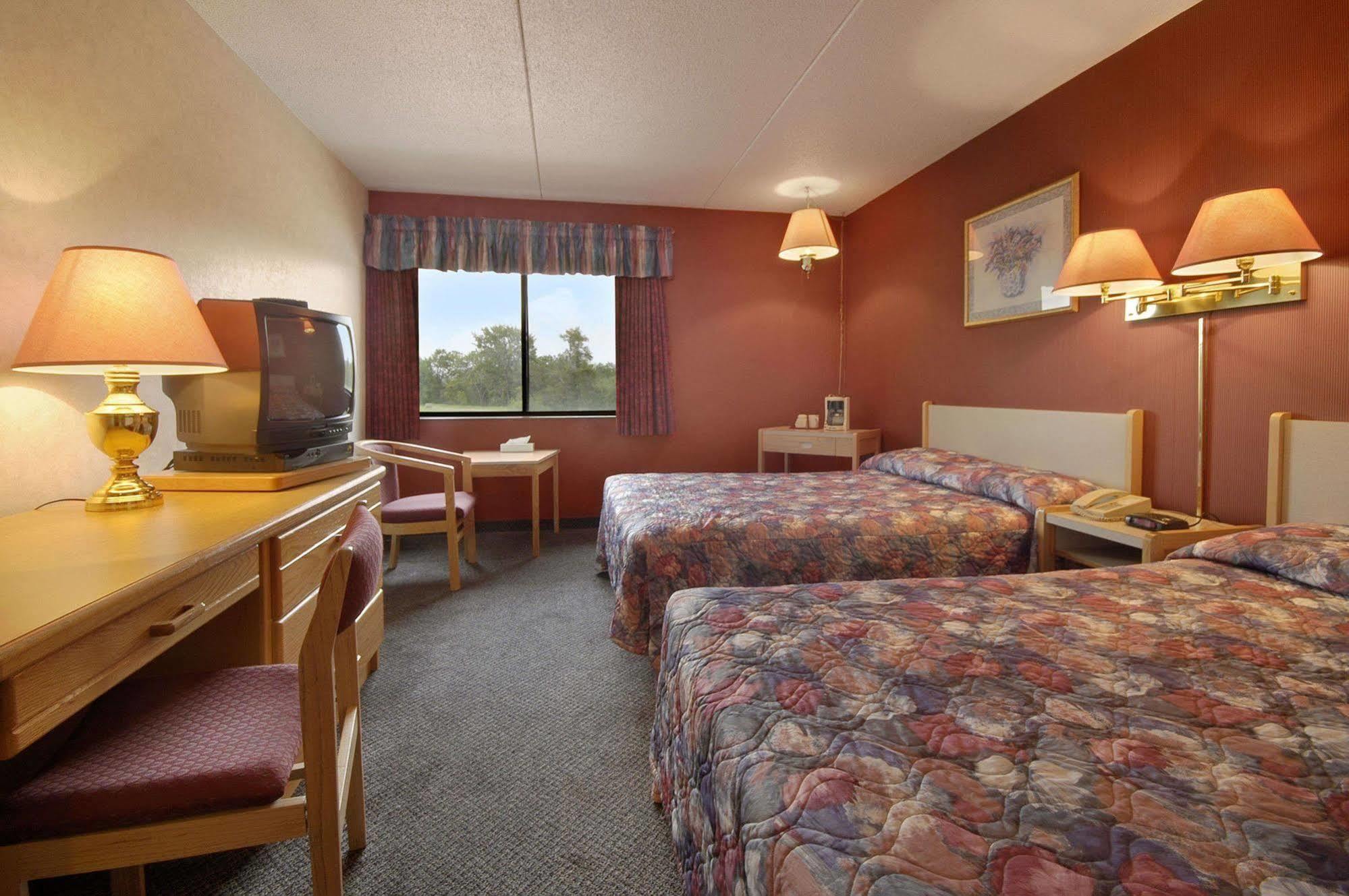 Howard Johnson By Wyndham Portage La Prairie Eksteriør bilde